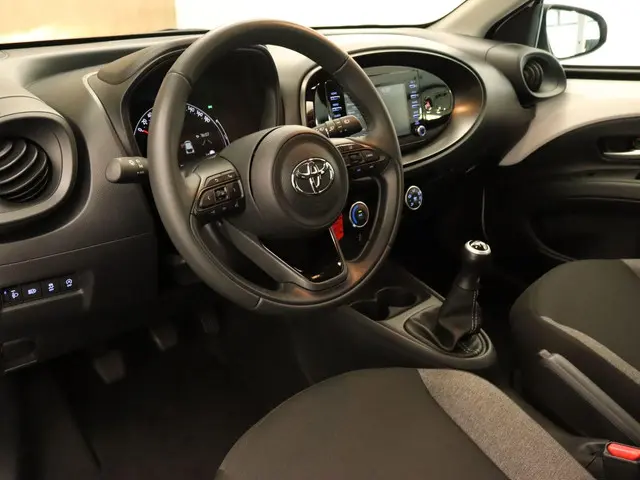 Toyota Aygo X 1.0 VVT-i MT Play 2023 Benzine 4