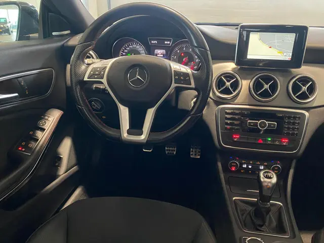 Mercedes-Benz CLA 200 AMG H.K Panor.dak 2014 Benzine 15