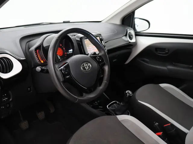 Toyota Aygo 1.0 VVT-i X-PLAY 5-DEURS 2015 Benzine 18