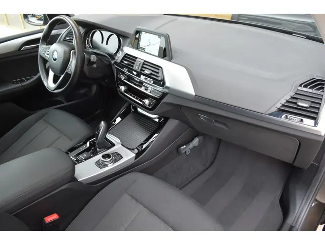 BMW X3 xDrive20i Executive 2018 Benzine 28