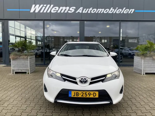 Toyota Auris 1.3 Comfort 2014 Benzine 2