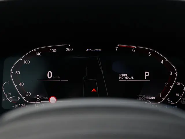 BMW 3 Serie Touring 330e 2021 Hybride Benzine 27