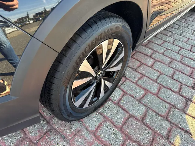 Volkswagen Taigo 1.0 TSI Life Business 2023 Benzine 13