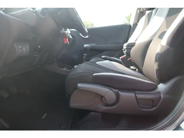 Honda Jazz 1.4 Elegance 2013 Benzine 30