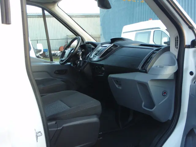 Ford Transit 350 L2H2 Trend 124305 Km Bj 18 2018 Diesel 4