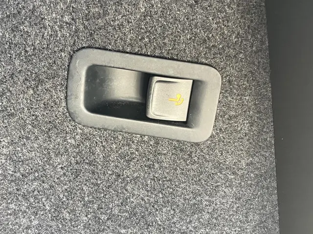 SEAT Ateca 1.5 TSi DSG FR Business Intense 2022 Benzine 23