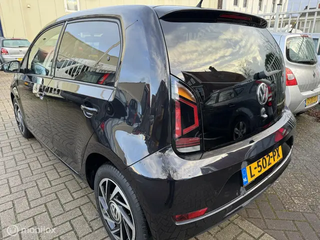 Volkswagen up! 1.0 BMT up! beats 2019 Benzine 4