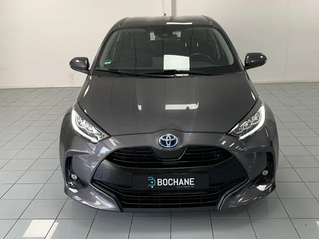 Toyota Yaris 1.5 Hybrid Dynamic 2021 Hybride Benzine 18