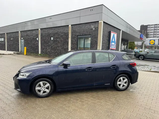 Lexus CT 200h 2019 Hybride Benzine 17