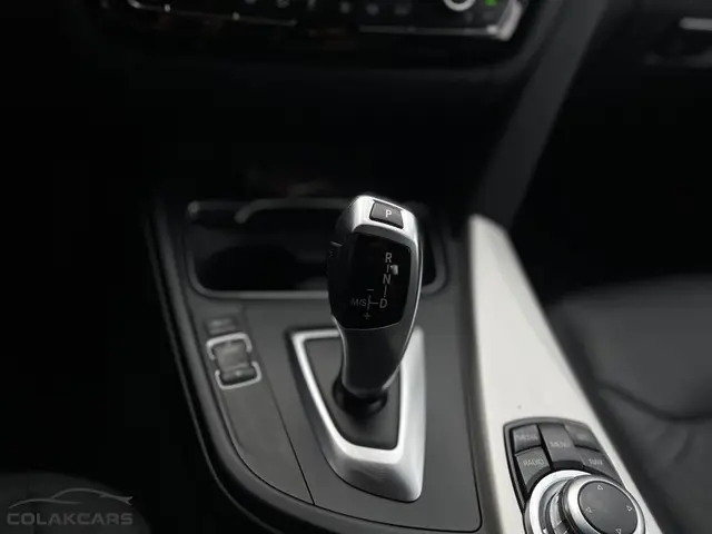 BMW 3 Serie 318i Centennial High Executive 2016 Benzine 20