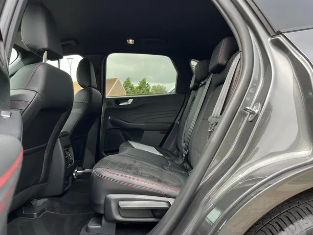 Ford Kuga 2.5 PHEV ST-Line X 2024 Hybride Benzine 15