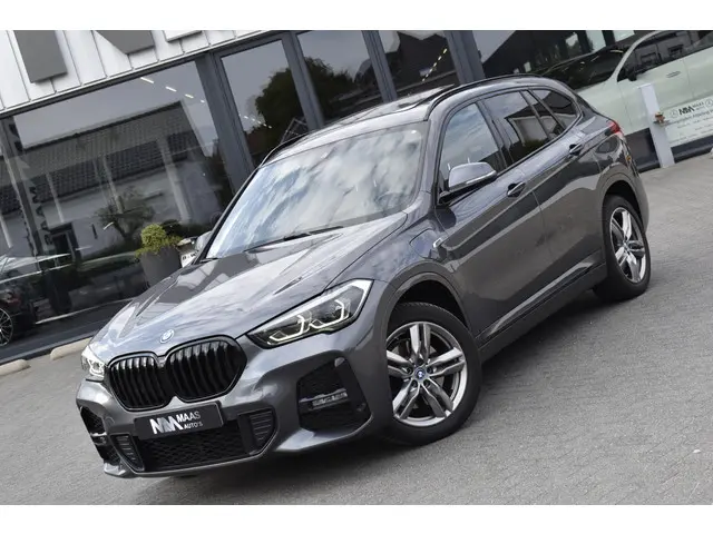 BMW X1 xDrive25e M Sport Pano BTW 2022 Hybride Benzine 3