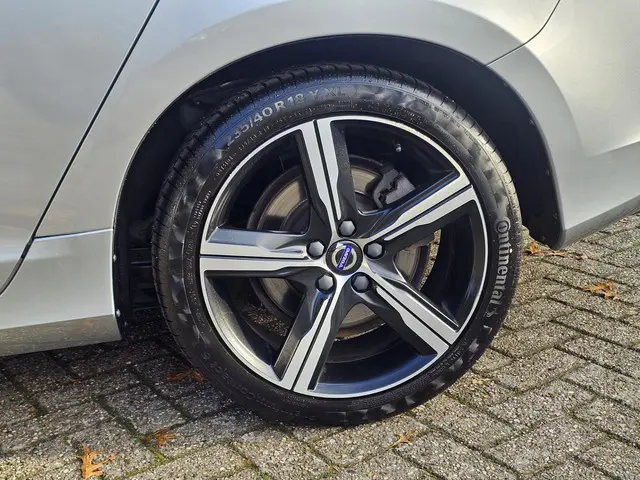 Volvo V60 1.5 T3 Nordic+ R-Design Leer/Navi/Pdc 2017 Benzine 7