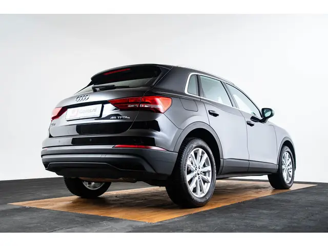 Audi Q3 45 TFSI e S edition 2022 Hybride Benzine 27