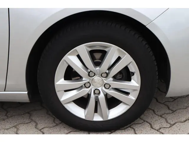Peugeot 308 1.6 BlueHDi Allure 2016 Diesel 14