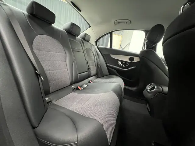 Mercedes-Benz C-Klasse 180 Premium 2018 Benzine 29