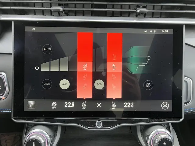 Lynk & Co 01 1.5 2024 Hybride Benzine 42