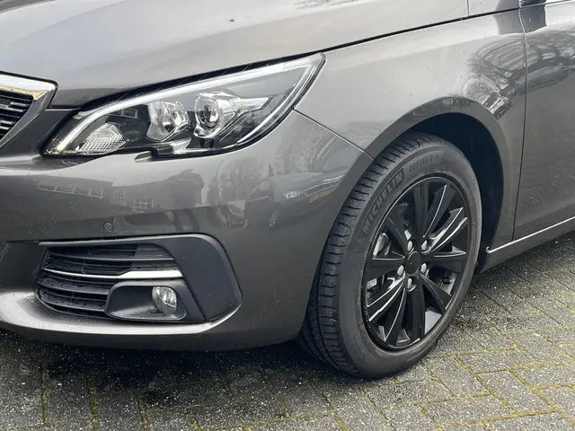 Peugeot 308 1.2 PureTech Allure 2019 Benzine 9