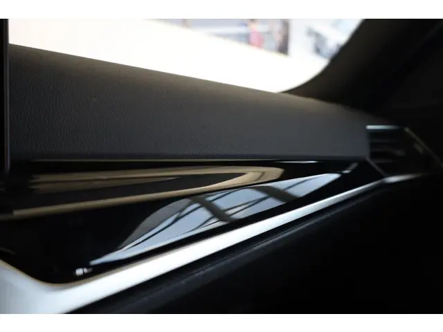 BMW 2 Serie Coupé 218i 2024 Benzine 18