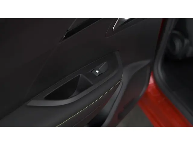 Peugeot 2008 PureTech 130 GT 2022 Benzine 22