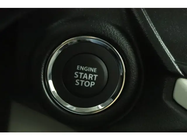 Suzuki Swift 1.2 Select Smart Hybrid 2025 Benzine 46