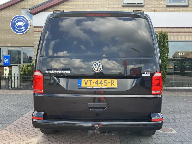Volkswagen Transporter 2.0 TDI L2H1 Highline 2016 Diesel 10