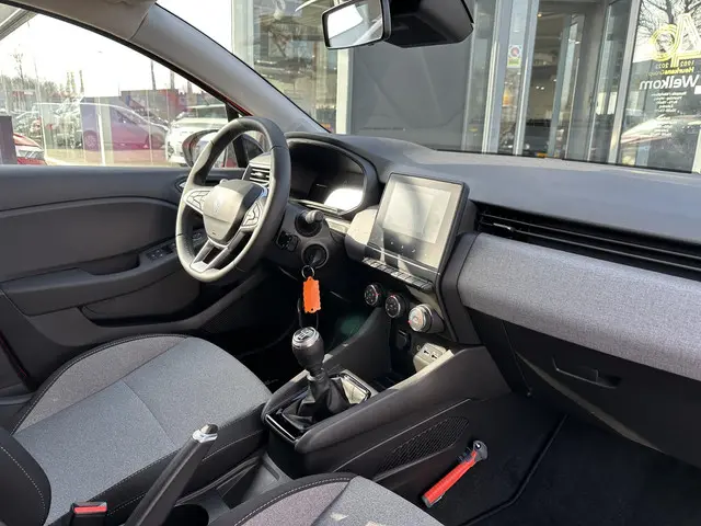 Renault Clio TCe 90 GPF Evolution 2025 Benzine 12