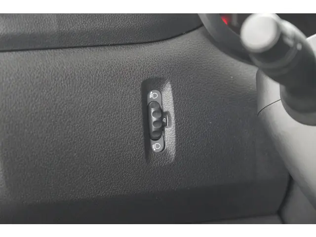 Renault Master T35 2.3 dCi 135 L2H2 Comfort 2022 Diesel 32