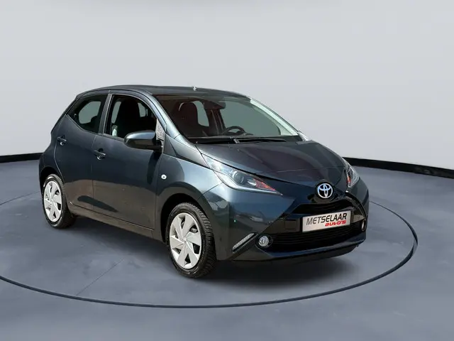Toyota Aygo 1.0 VVT-i x-play AUTOMAAT 2016 Benzine 6