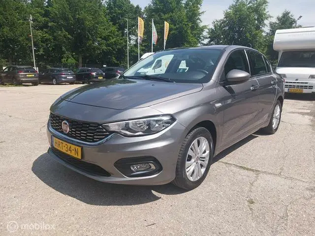 Fiat Tipo 1.4 16V Lounge Navi+Camera+17DKM!!! 2016 Benzine 10