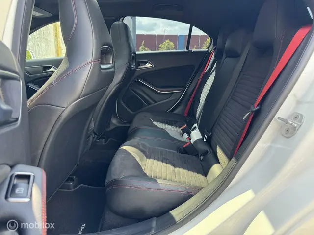 Mercedes-Benz A-Klasse AMG 45 4MATIC 2016 Benzine 22