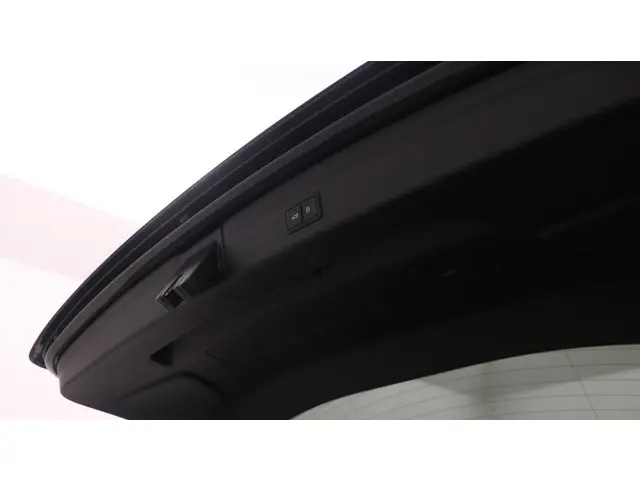 Audi Q3 45 TFSI e S edition 2025 Hybride Benzine 32