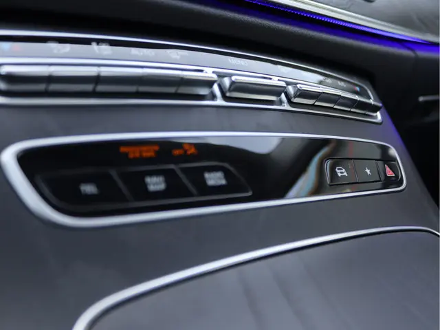 Mercedes-Benz E-Klasse 200 Luxury 2022 Hybride Benzine 76