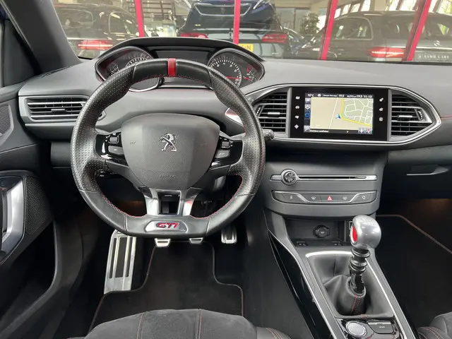 Peugeot 308 1.6 e-THP GTi 250 2016 Benzine 23