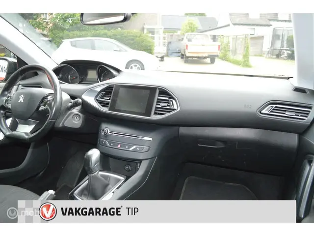 Peugeot 308 1.2 PureTech Blue Lion 2017 Benzine 18