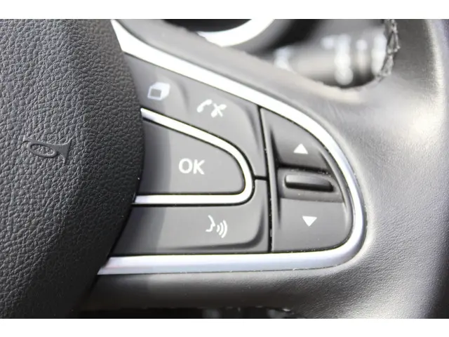 Renault Scénic 1.3 EDC Bose 140 AUTOMAAT 2019 Benzine 50