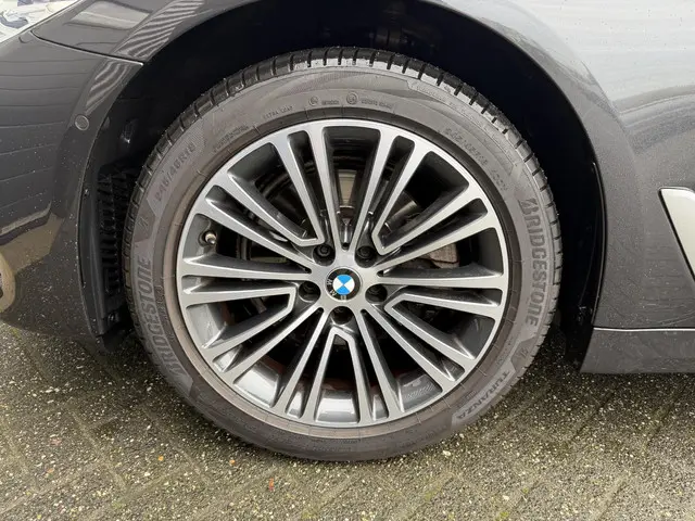 BMW 5 Serie 520i Executive Edition 2020 Benzine 9