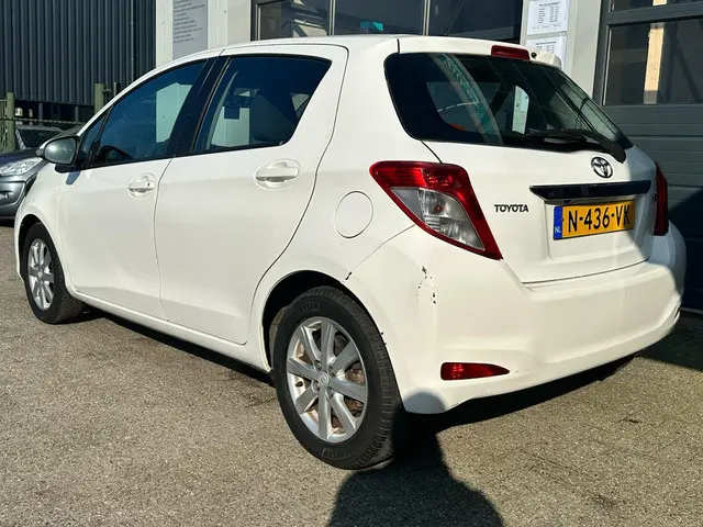 Toyota Yaris 2