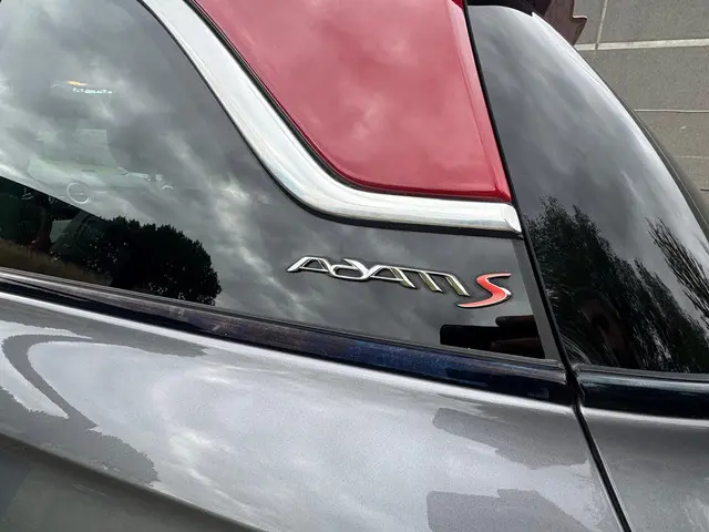 Opel ADAM 1.4 Turbo Rocks S 2015 Benzine 12