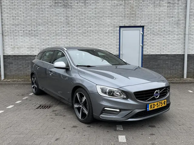 Volvo V60 1.5 T3 R-Design 2016 Benzine 10
