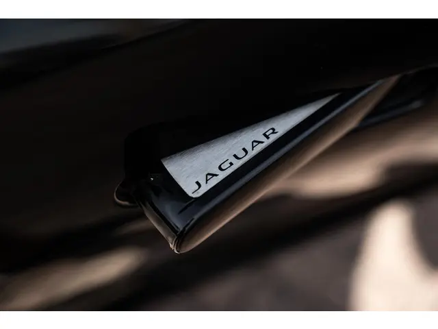 Jaguar F-Type 3.0 V6 S Convertible 2013 Benzine 35