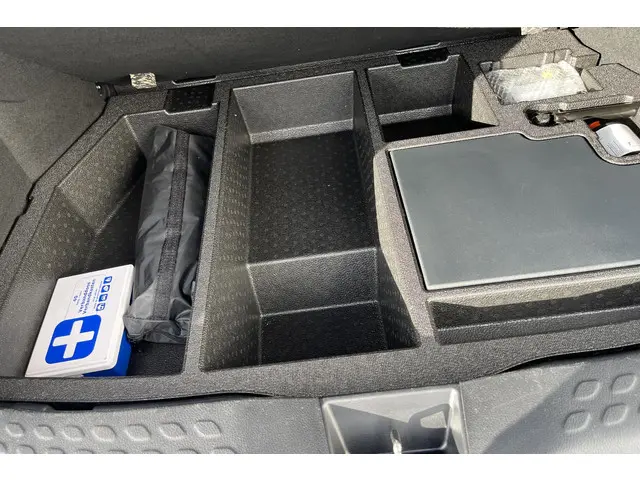 Toyota C-HR 2.0 Hybrid Dynamic 2020 Hybride Benzine 30