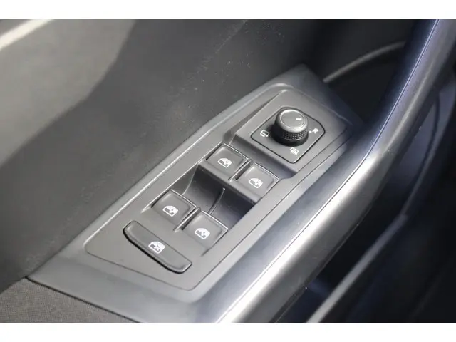 Volkswagen T-Roc 1.5 TSI Sport 2018 Benzine 16