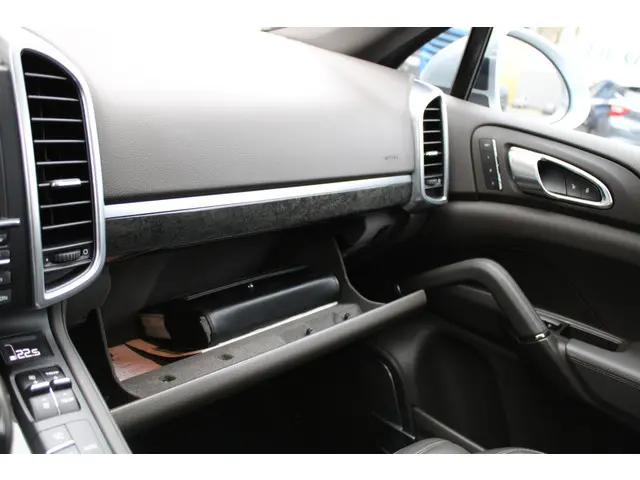 Porsche Cayenne 3.0 S E-Hybrid 2015 Hybride Benzine 10