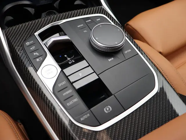 BMW 3 Serie Sedan 330e 2023 Hybride Benzine 12