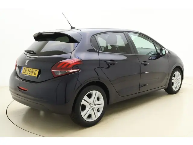 Peugeot 208 1.2 PureTech Signature 2019 Benzine 2