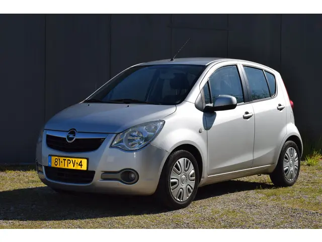 Opel Agila 1.2 Edition 2012 Benzine 14