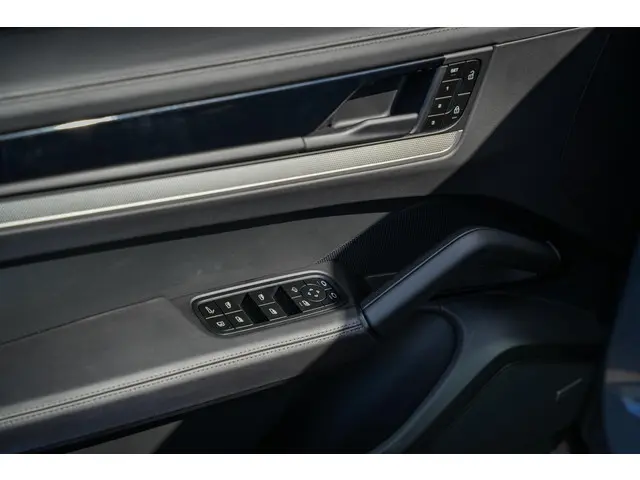 Porsche Cayenne 3.0 E-Hybrid 2024 Hybride Benzine 14