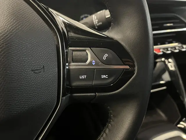 Peugeot 2008 1.2 PureTech 100pk Allure 2020 Benzine 14