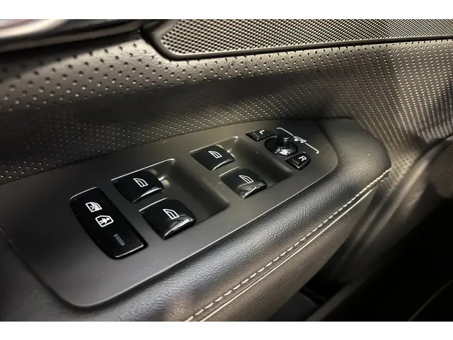Volvo V90 T4 190pk R-Design 2018 Benzine 36